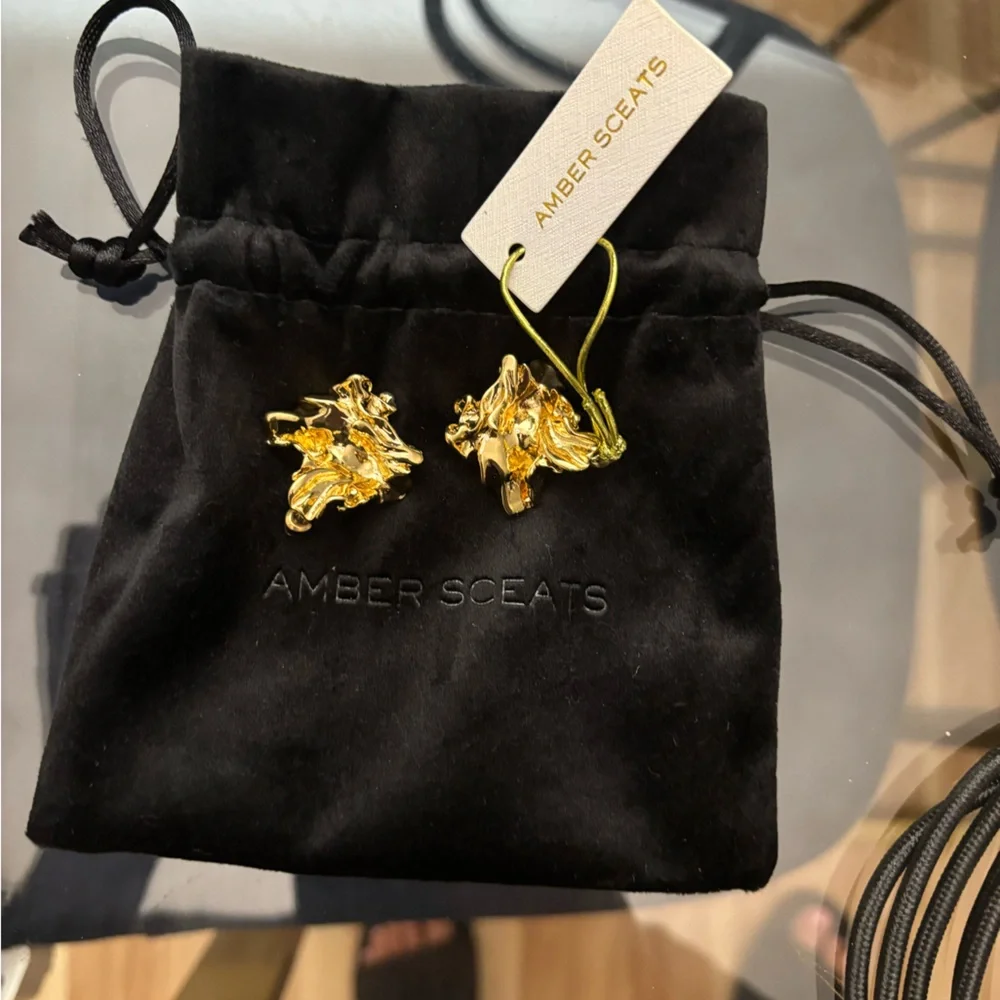Amber Sceats 24k gold Plated Reese Earrings New With Dust Bag